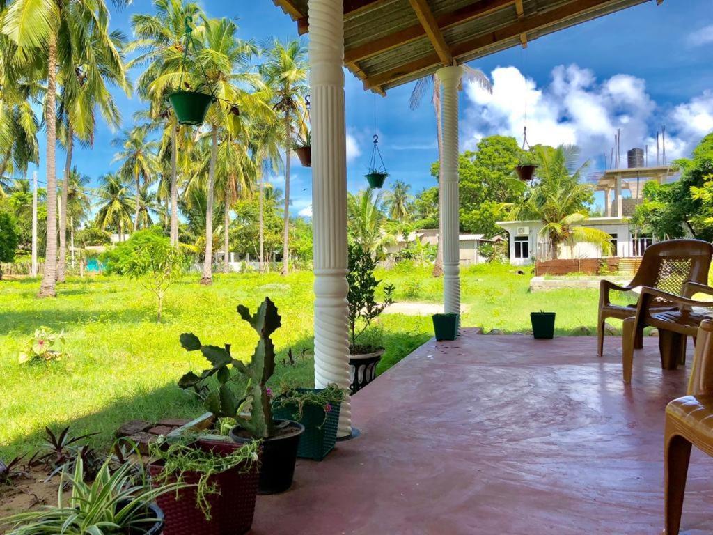 Sai Seashell Rest Inn Nilaveli Trincomalee Exterior photo